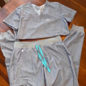 Figs Women’s Graphite Set Medium